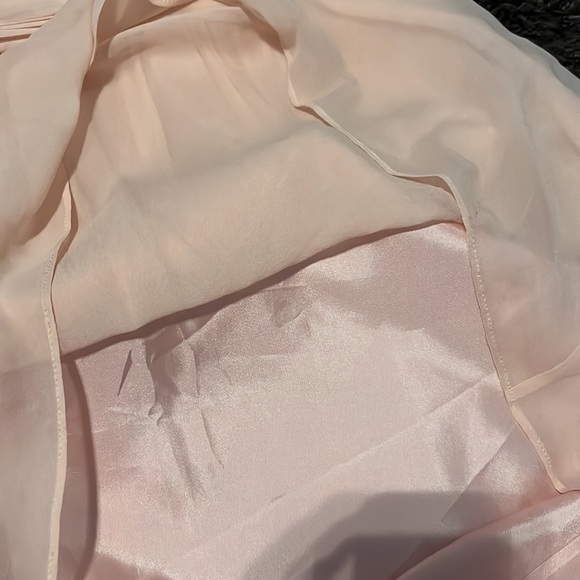 Pink Flowy Silk V-neck dress - Picture 4 of 5